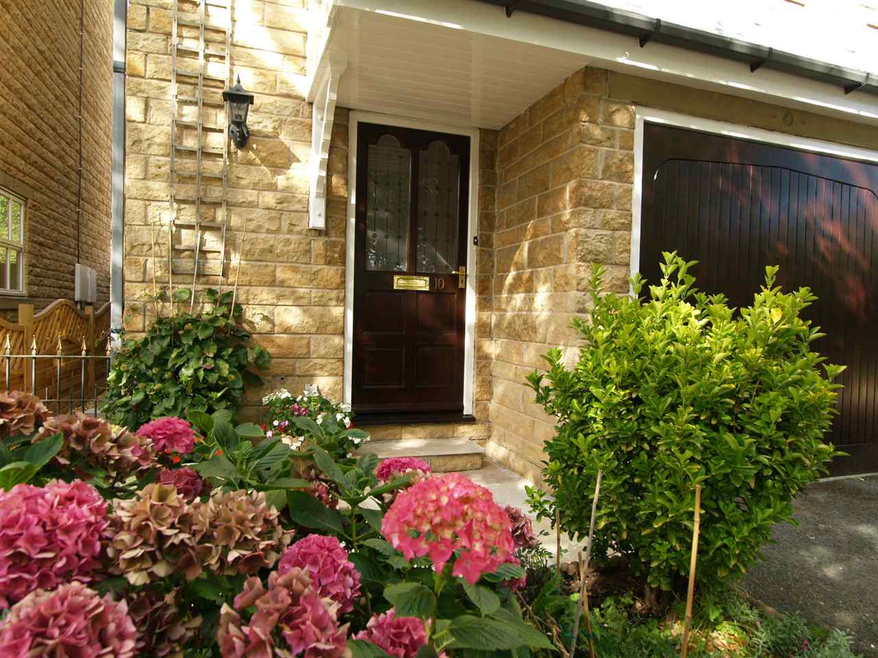 resized-2349823-Endcliffe Vale Road 10 Front door .jpg